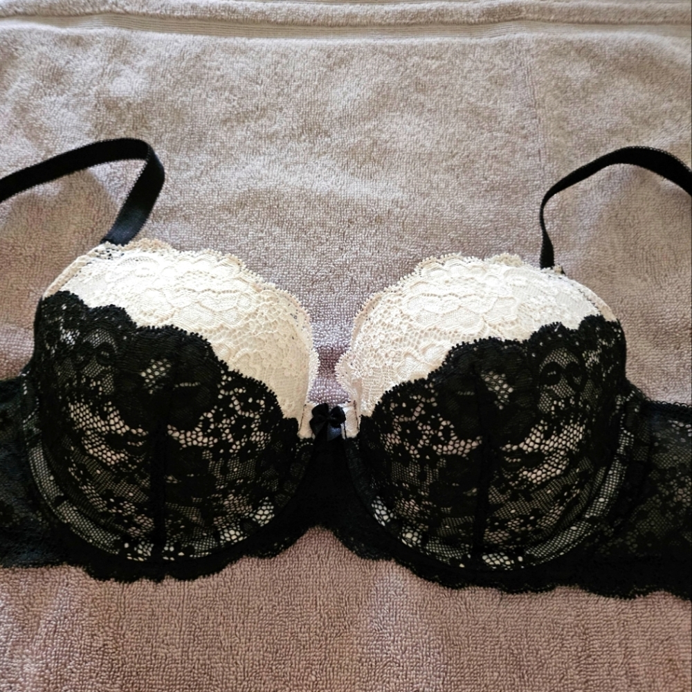 Victoria Secret Molded Underwire Bra